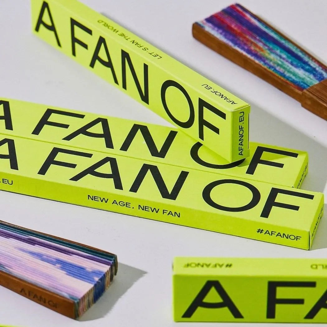 A Fan Of • Abanico Artesanal Aurora Skies