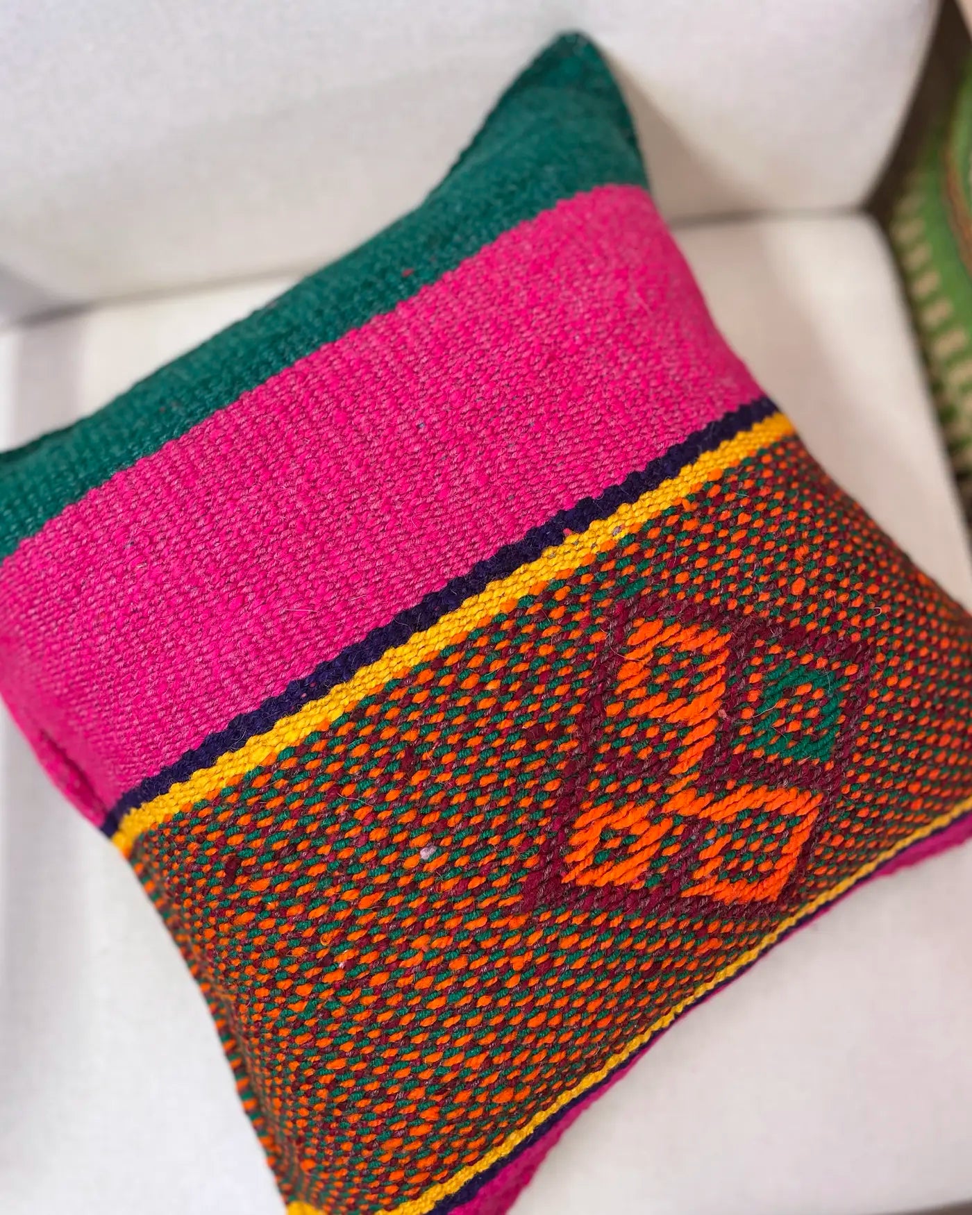 Cojín Étnico Peruano Rosa y Verde 50x50