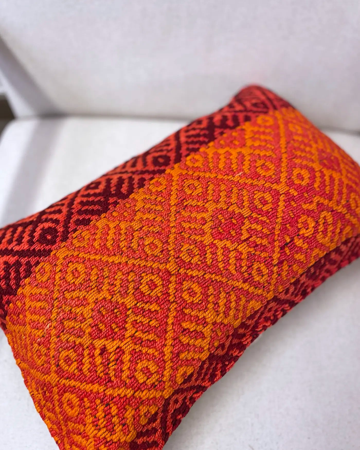 Cojín Étnico Peruano Naranja y Granate 30x50