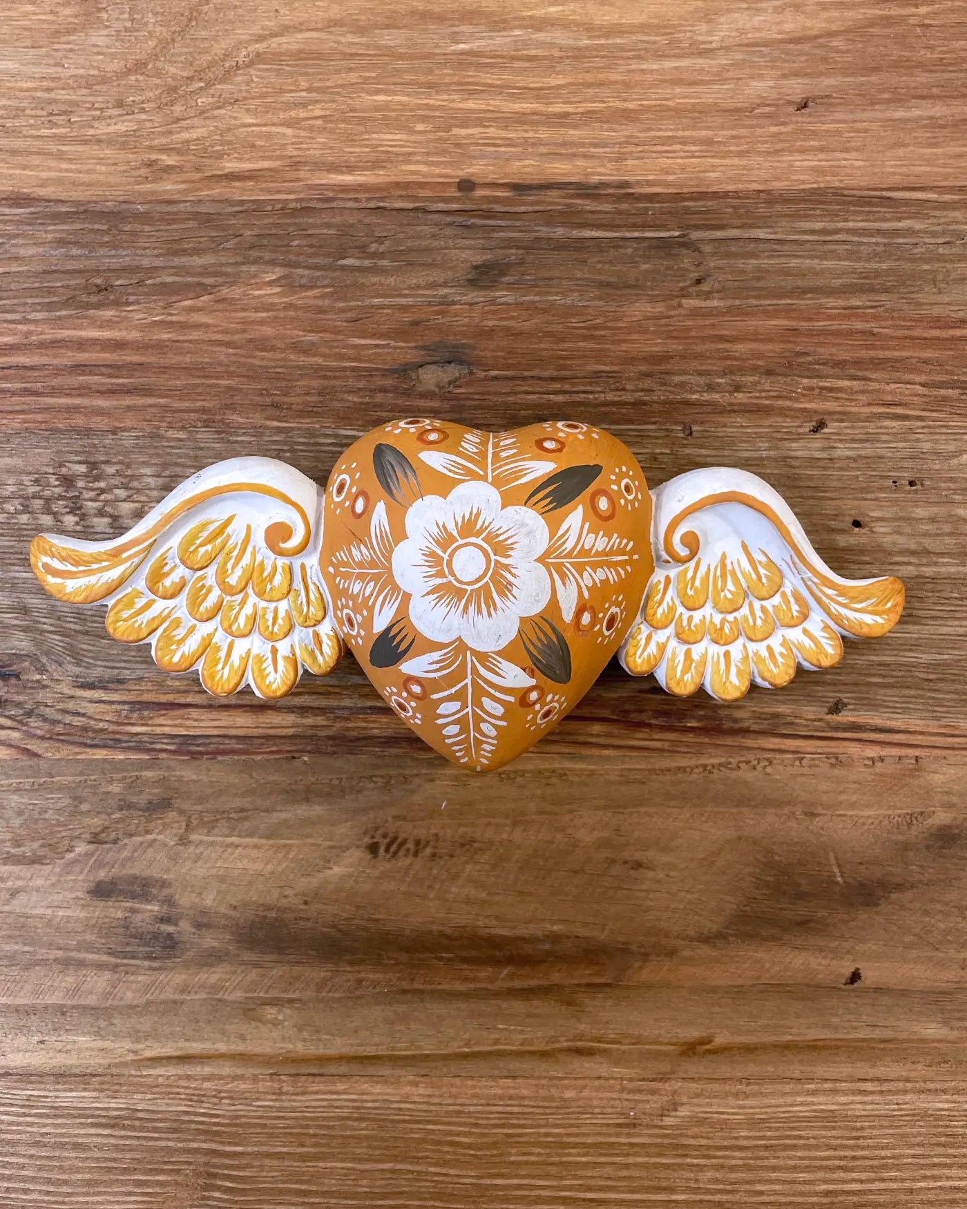 Corazón Pintado a Mano Peruano Naranja