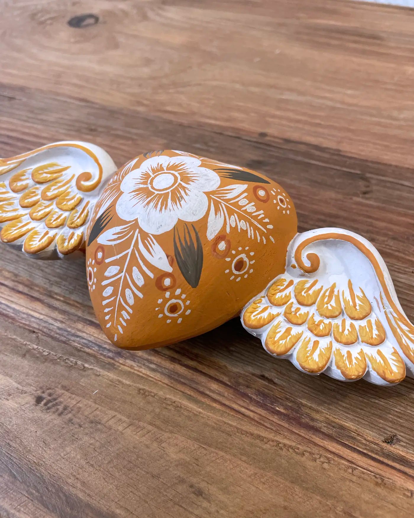 Corazón Pintado a Mano Peruano Naranja