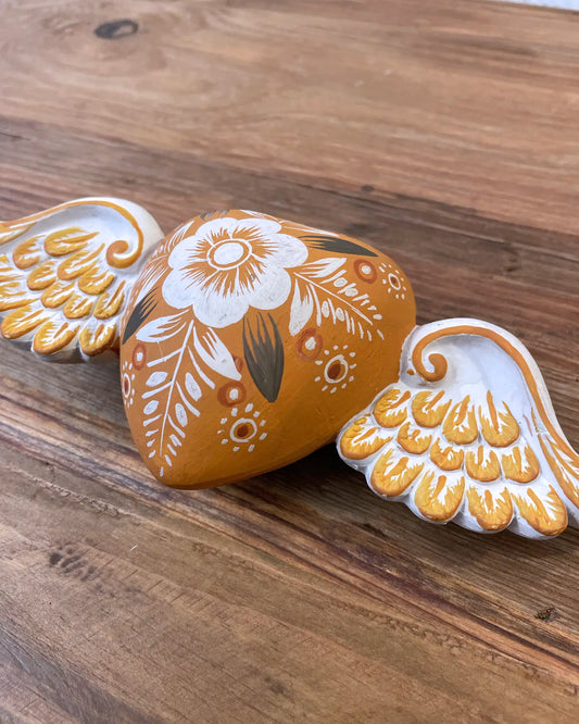 Corazón Pintado a Mano Peruano Naranja