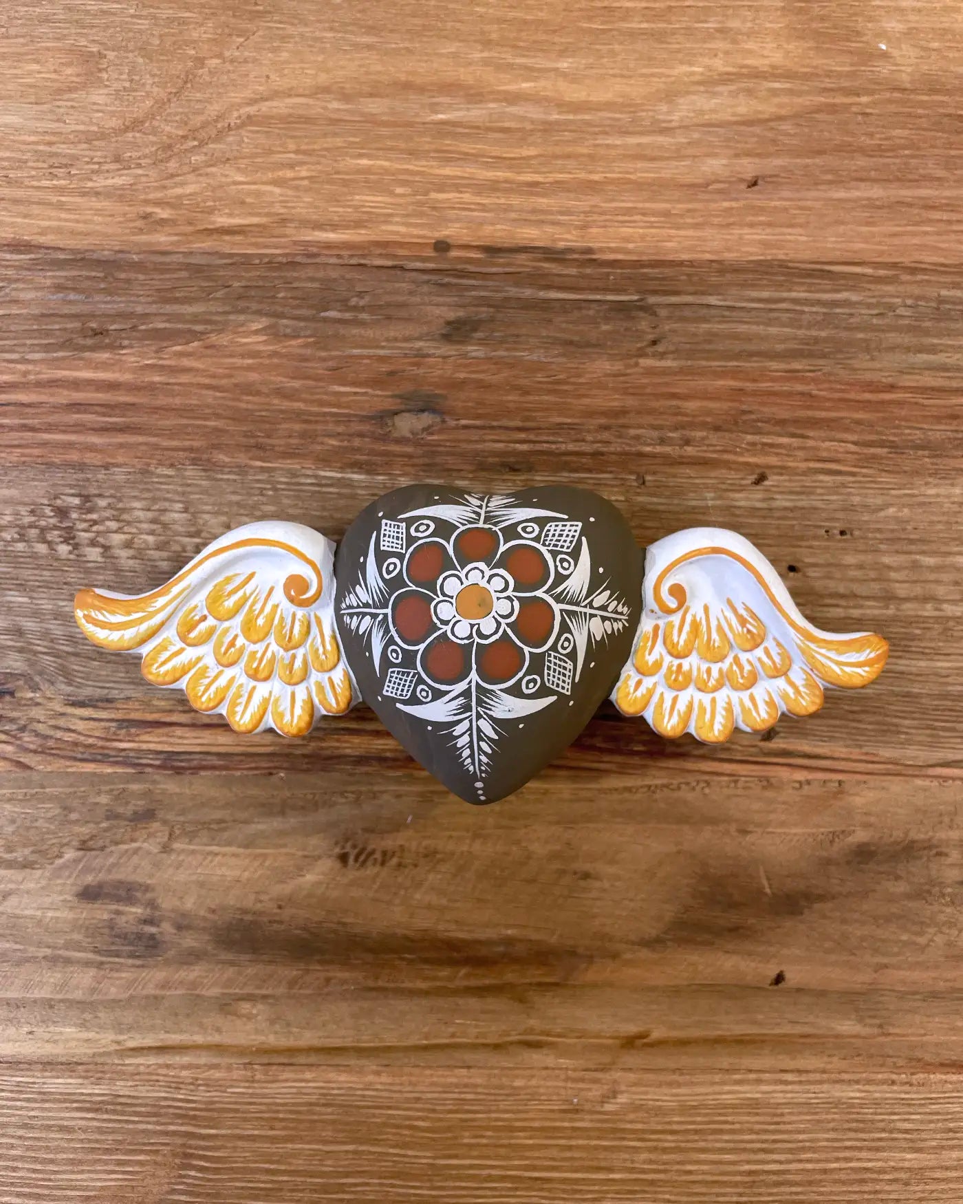 Corazón Pintado a Mano Peruano Marrón