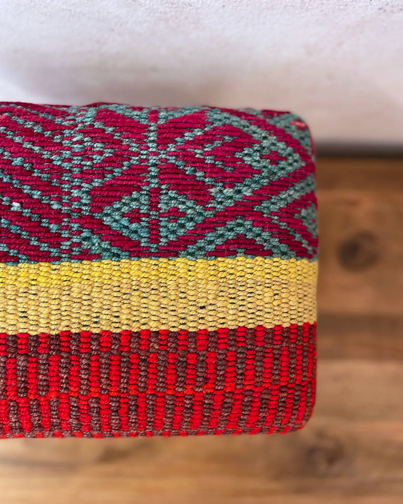 Taburete Tejido Peruano Étnico Rojo