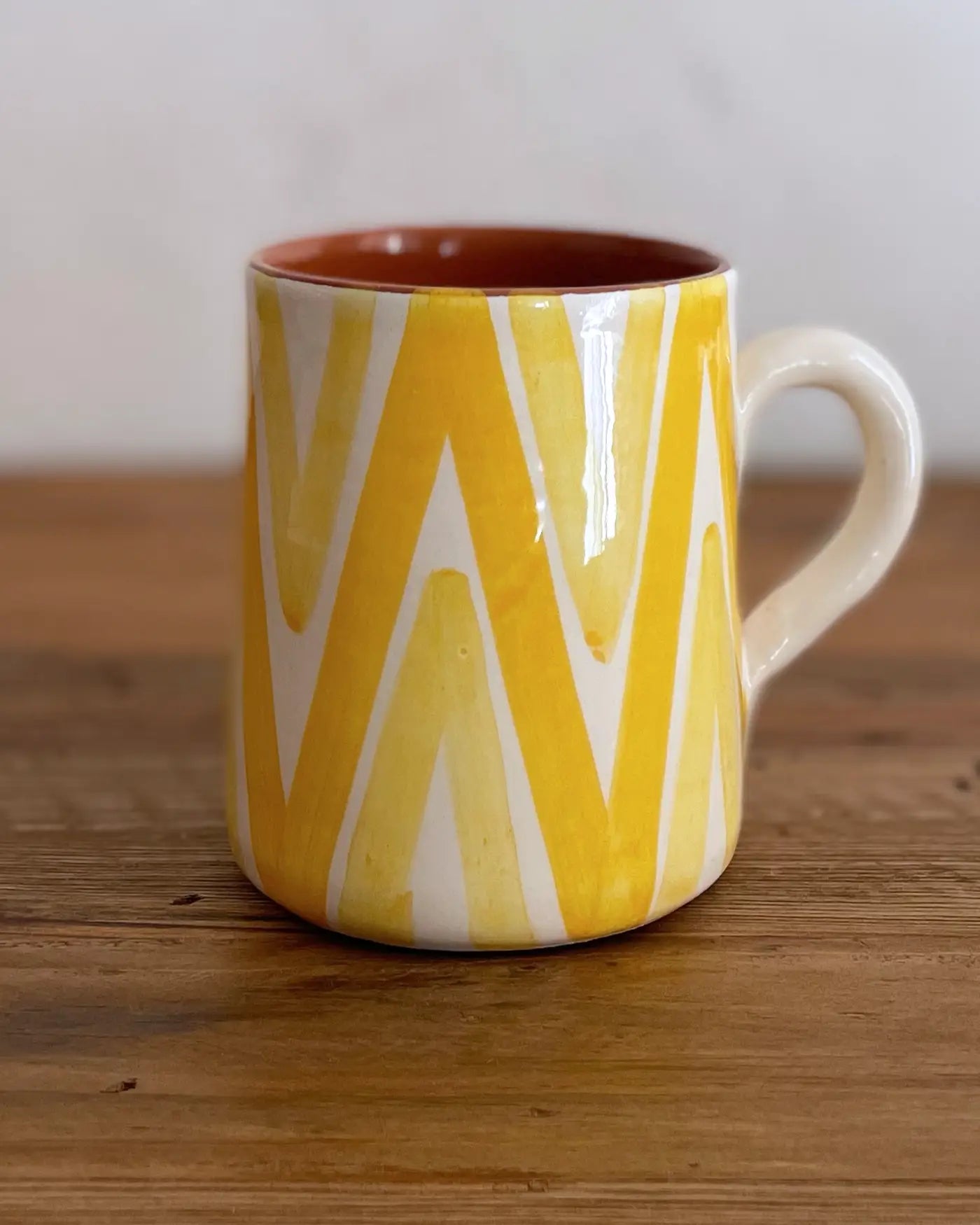 Taza Artesanal de Cerámica Triángulos Amarilla