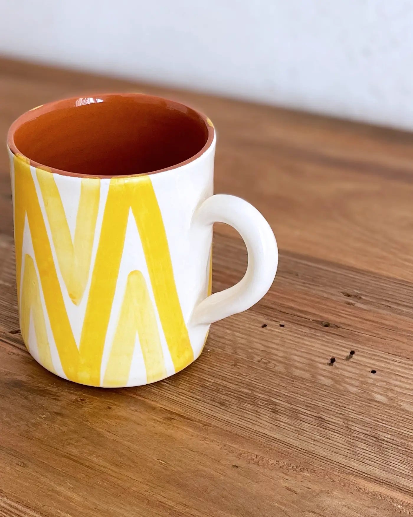 Taza Artesanal de Cerámica Triángulos Amarilla