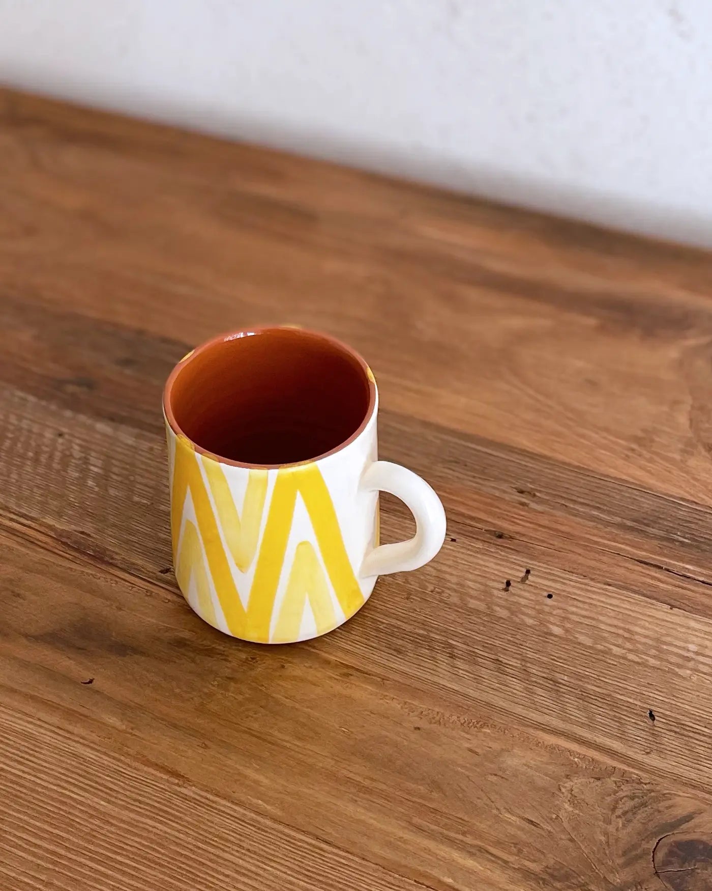 Taza Artesanal de Cerámica Triángulos Amarilla