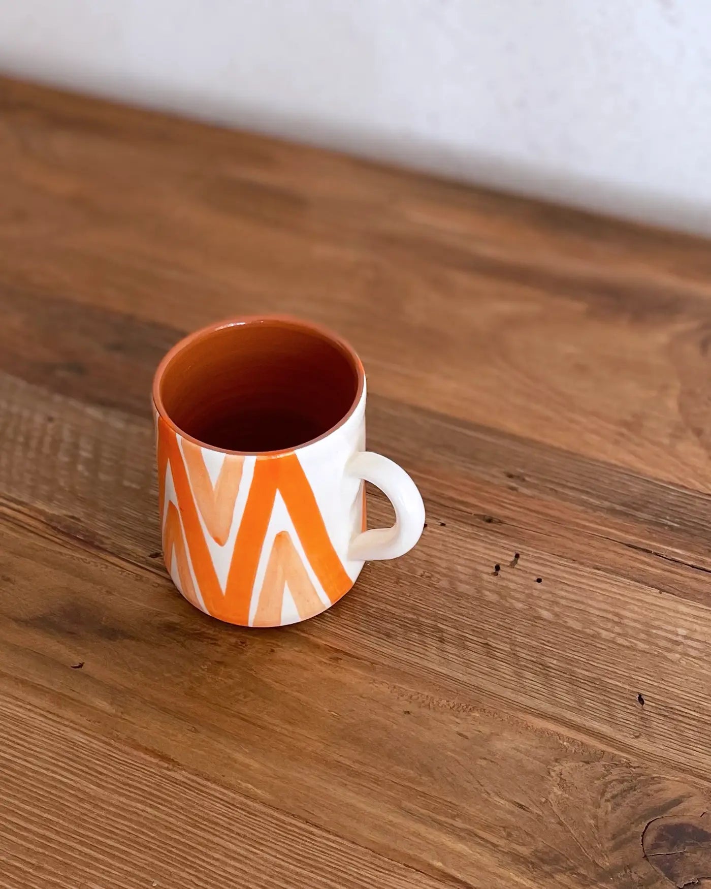 Taza de Cerámica Artesanal Triángulos Naranja