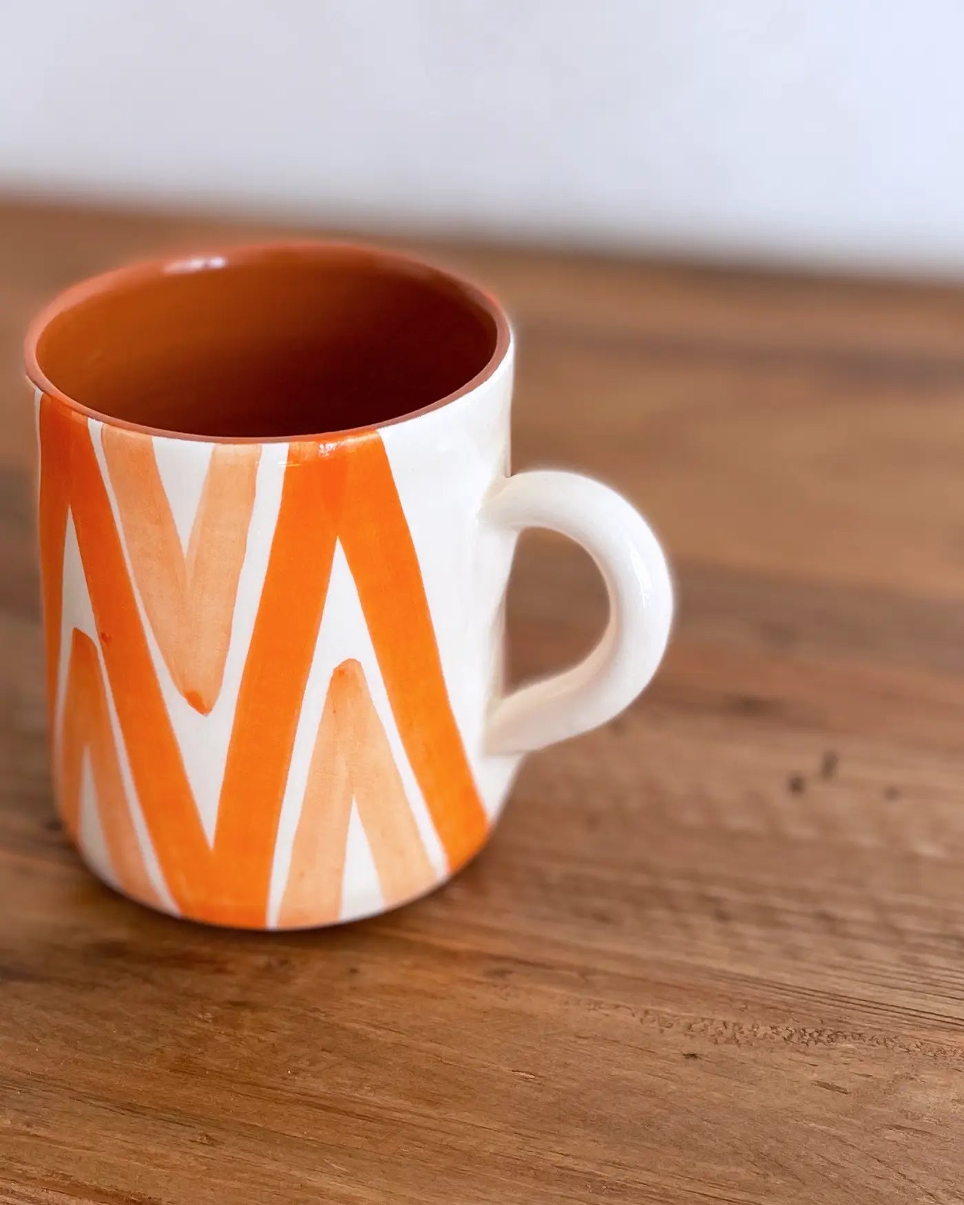 Taza de Cerámica Artesanal Triángulos Naranja
