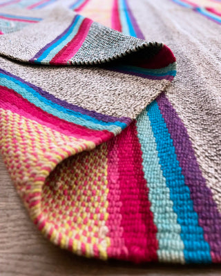 Alfombra étnica artesanal multicolor 181x164 cm