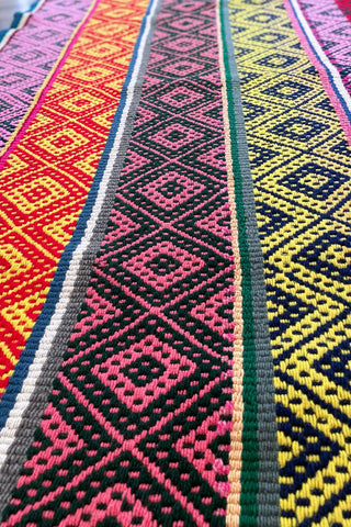 Alfombra étnica peruana multicolor 158x172 cm