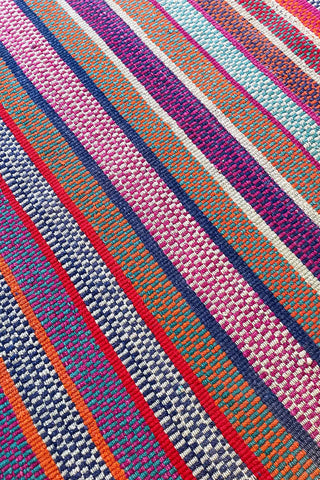 Alfombra étnica peruana multicolor 171x166 cm