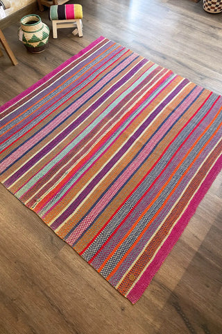 Alfombra étnica peruana multicolor 171x166 cm