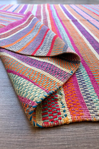 Alfombra étnica peruana multicolor 171x166 cm