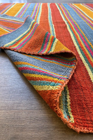 Alfombra étnica a rayas multicolor 171x163 cm