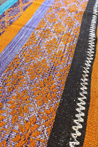 Alfombra étnica peruana multicolor 154x165 cm