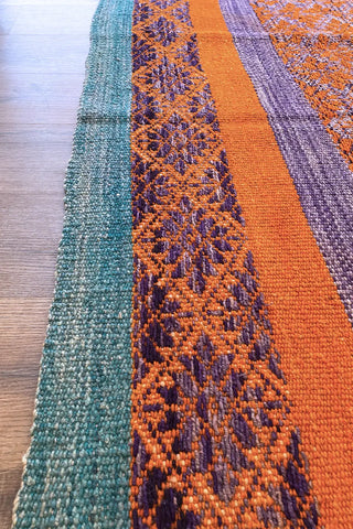 Alfombra étnica peruana multicolor 154x165 cm