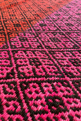Alfombra étnica rosa y negro 165x157 cm