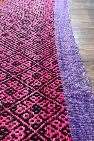 Alfombra étnica rosa y negro 165x157 cm