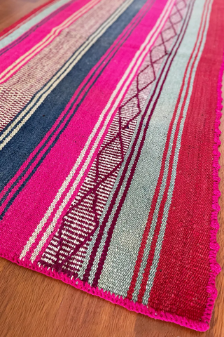 Alfombra peruana de pasillo rosa y azul 148x75 cm