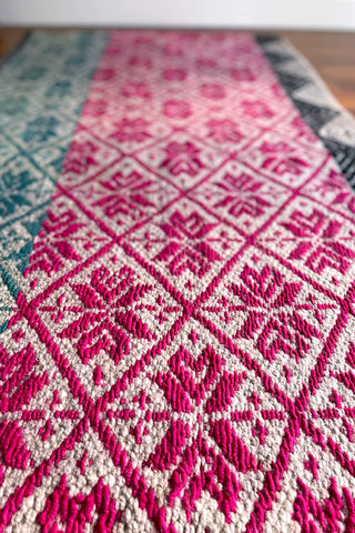 Alfombra peruana de pasillo verde y rosa 178x75 cm
