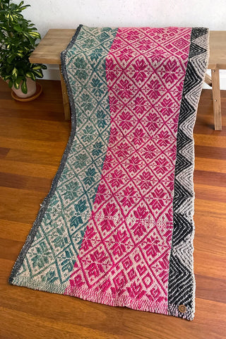 Alfombra peruana de pasillo verde y rosa 178x75 cm