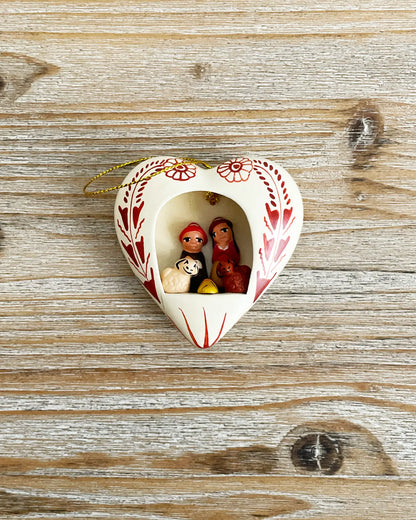 Belén Peruano Hecho a Mano Corazón Blanco