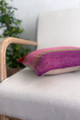 Cojín étnico lila y rosa
