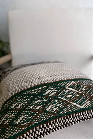 Cojín peruano étnico marrón y verde