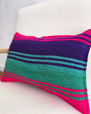 Cojín étnico lila y verde