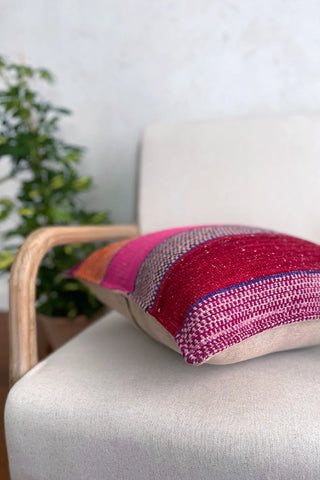 Cojín peruano étnico naranja y rosa