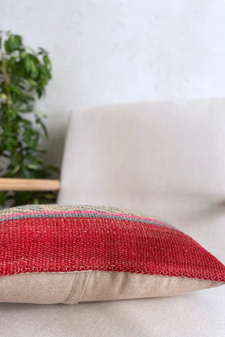 Cojín étnico rojo y verde