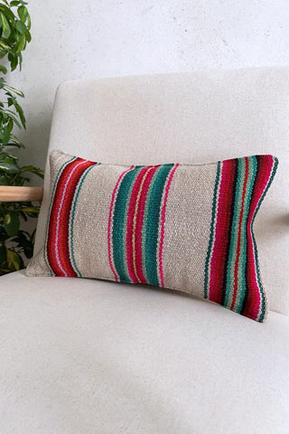 Cojín étnico a rayas beige y rojo