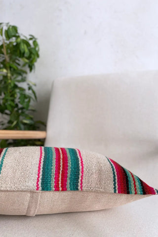 Cojín étnico a rayas beige y rojo
