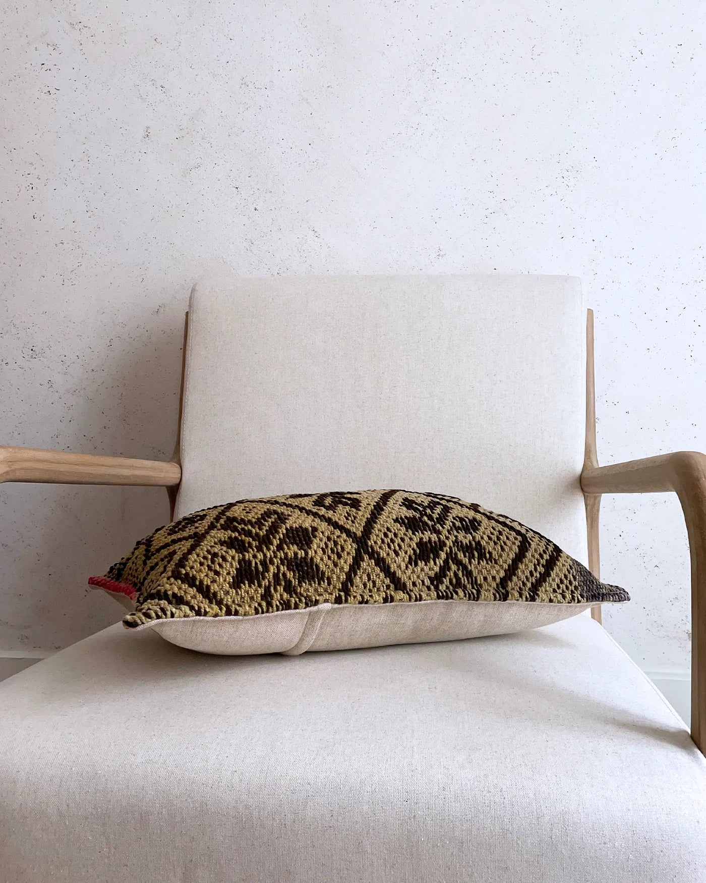 Cojín Artesanal Étnico Amarillo y Negro 30x50