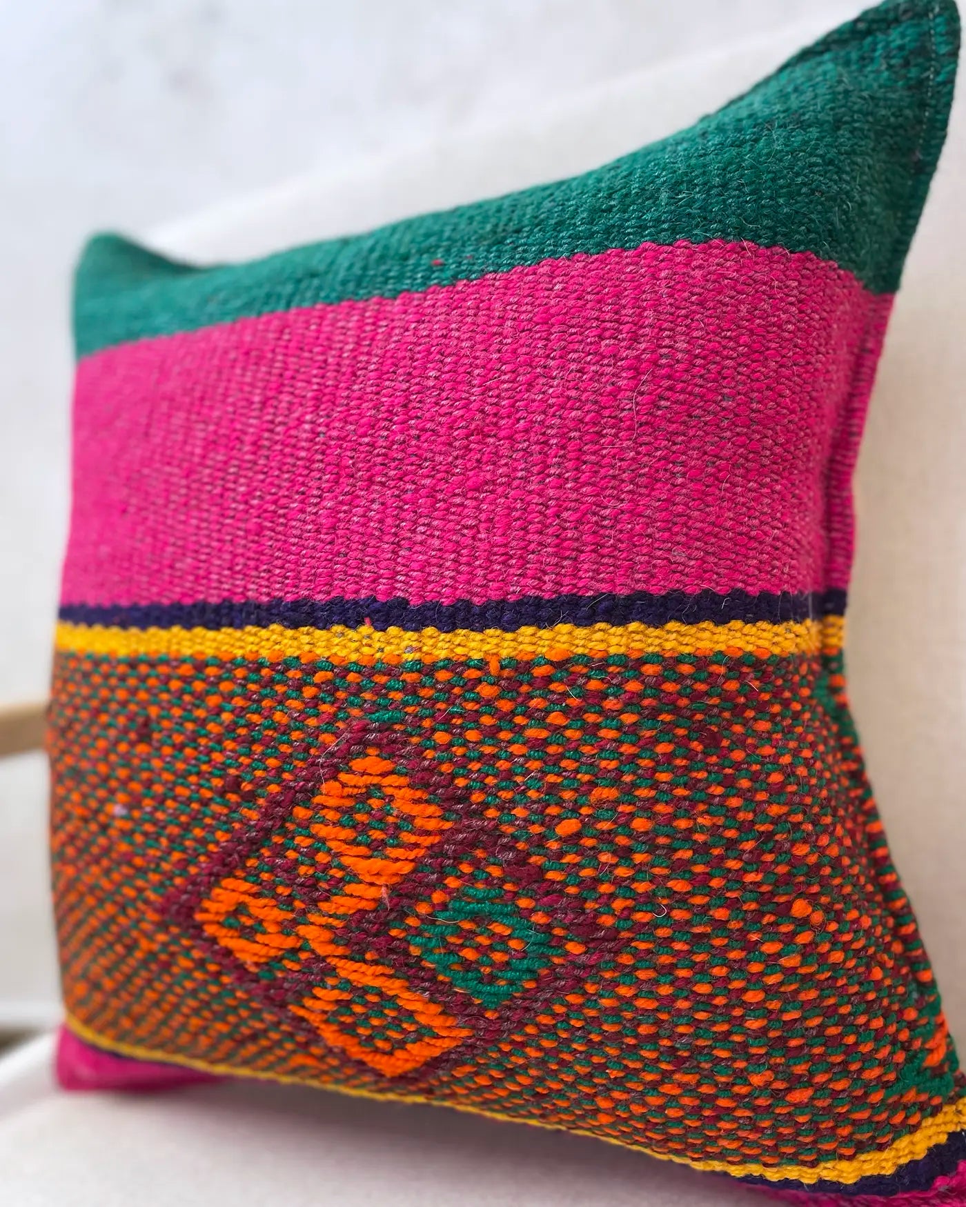 Cojín Étnico Peruano Rosa y Verde 50x50
