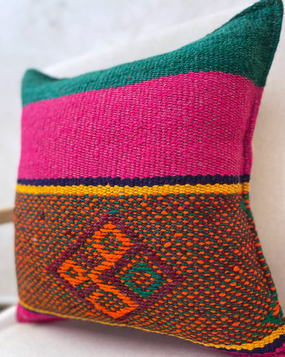 Cojín Étnico Peruano Rosa y Verde 50x50