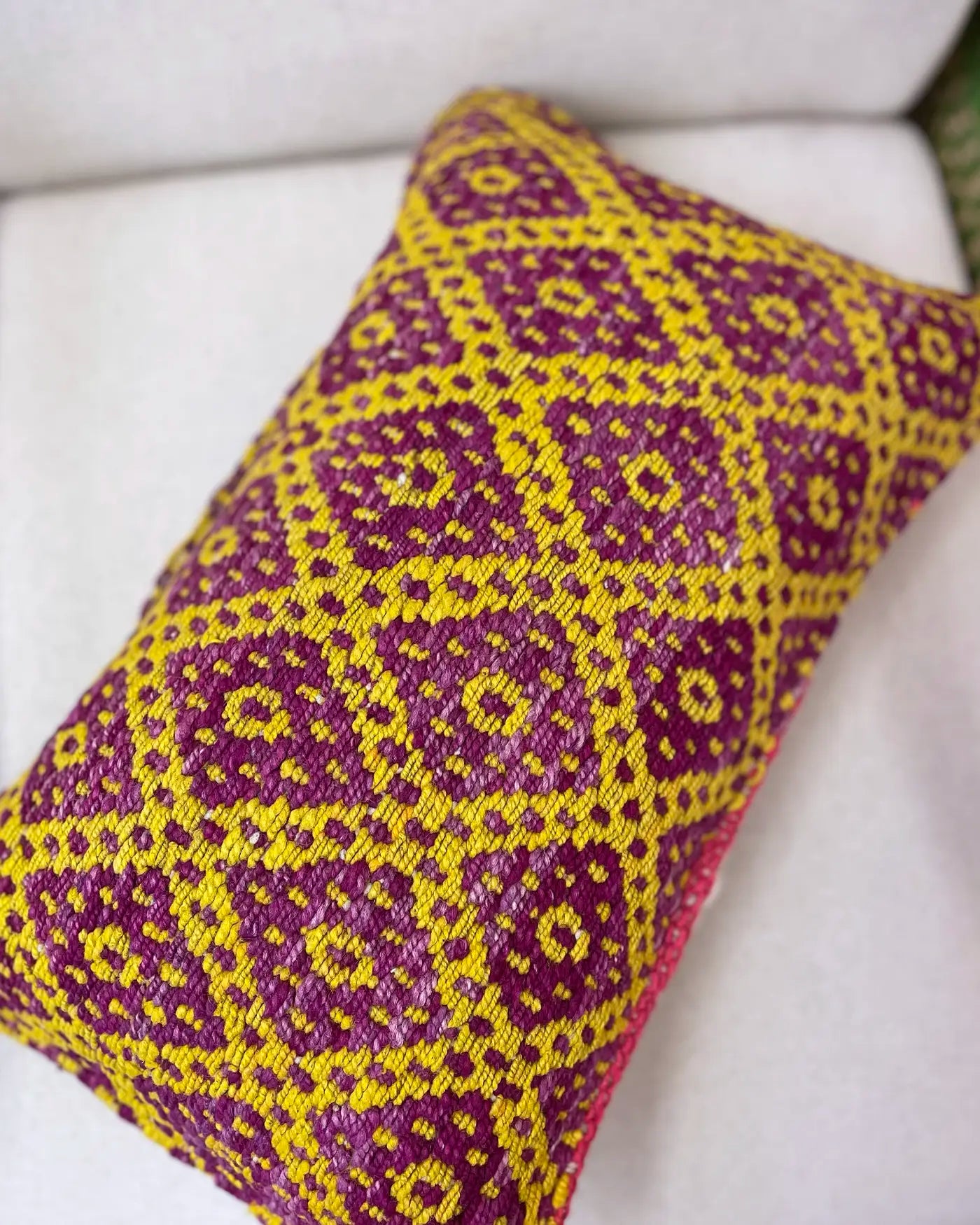 Cojín Étnico Peruano Lila y Amarillo 30x50