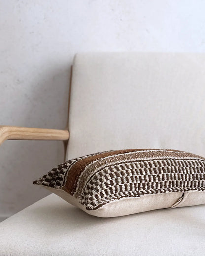 Cojín Étnico Peruano Marrón y Beige 30x50