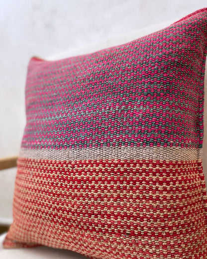 Cojín Artesanal Étnico Rosa y Rojo 50x50