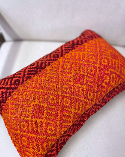 Cojín Étnico Peruano Naranja y Granate 30x50