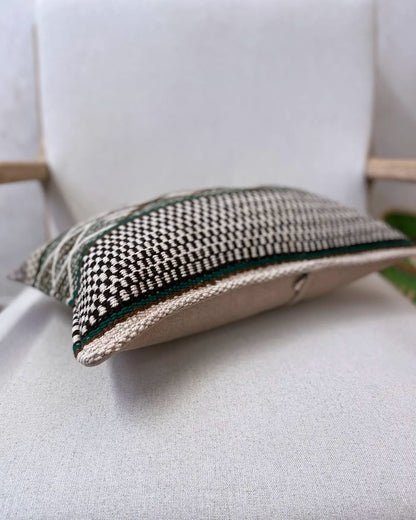 Cojín Étnico Artesanal Beige y Verde 30x50