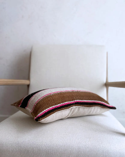 Cojín Artesanal Étnico Marrón y Rosa 30x50