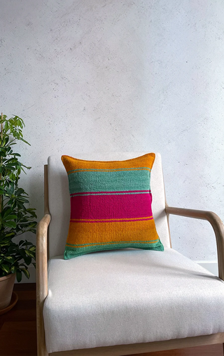 Cojín peruano a rayas naranja y verde