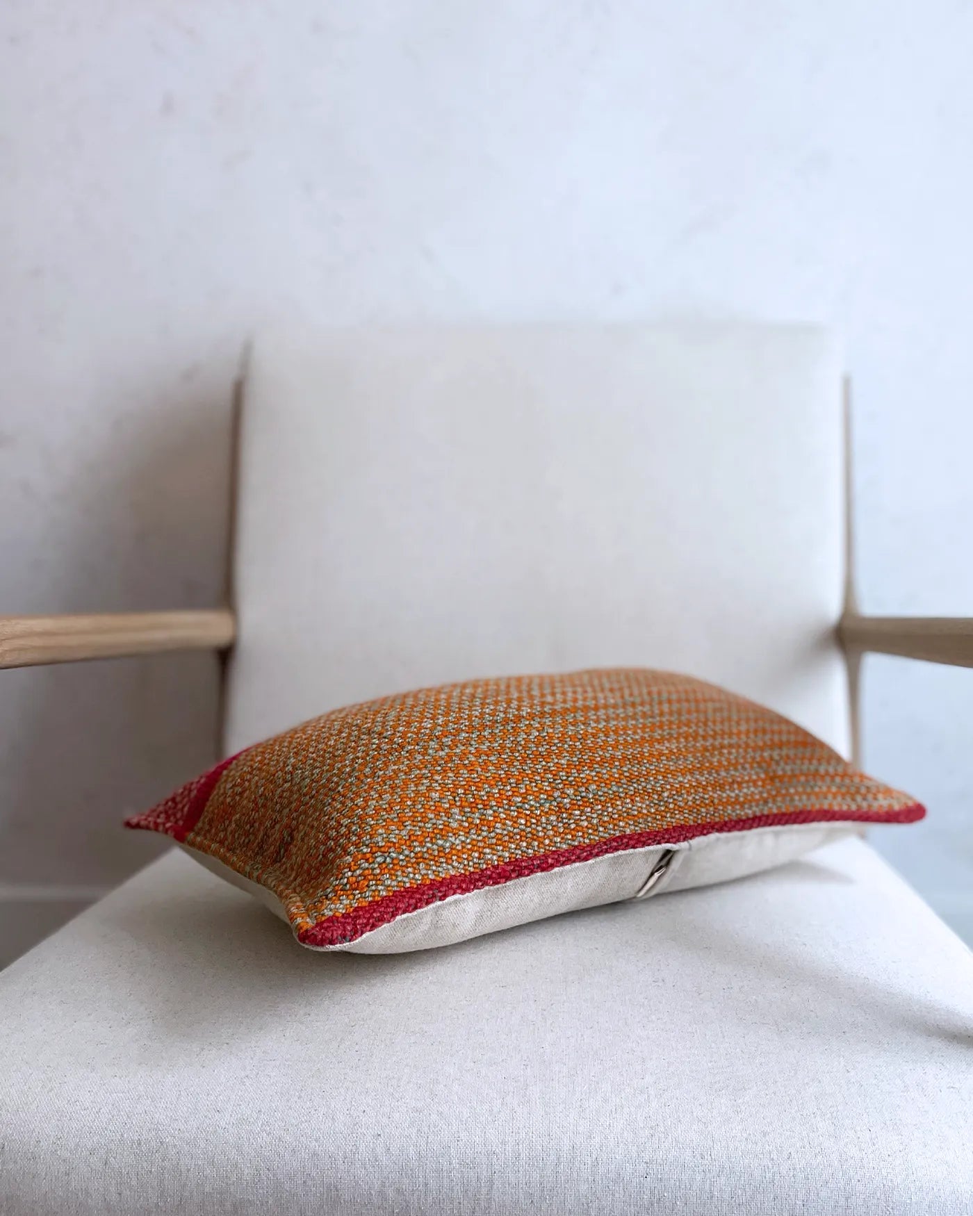 Cojín Artesanal Étnico Naranja y Rosa 30x50