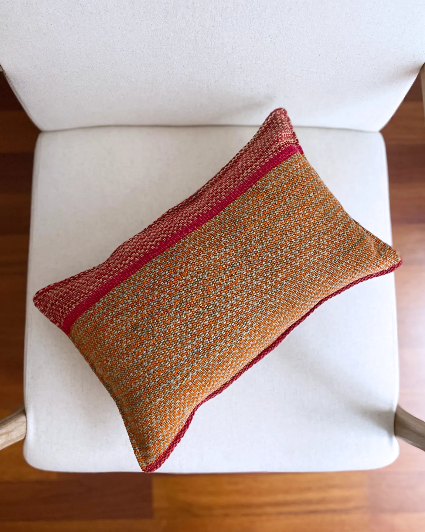 Cojín Artesanal Étnico Naranja y Rosa 30x50