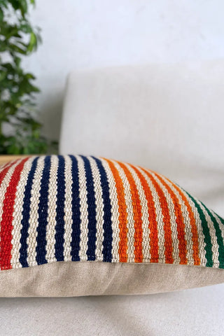 Cojín peruano a rayas multicolor