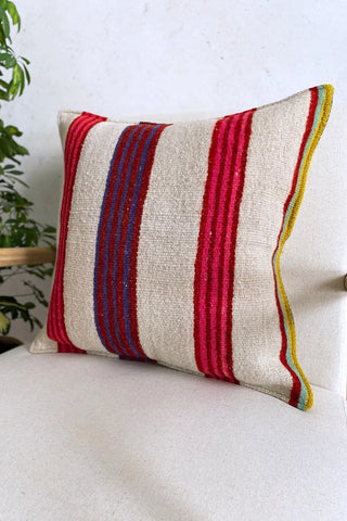 Cojín peruano beige y rojo