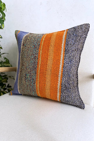 Cojín peruano naranja y azul