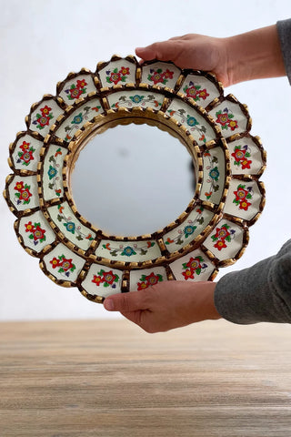 Espejo peruano pintado a mano, 30 cm - Marfil